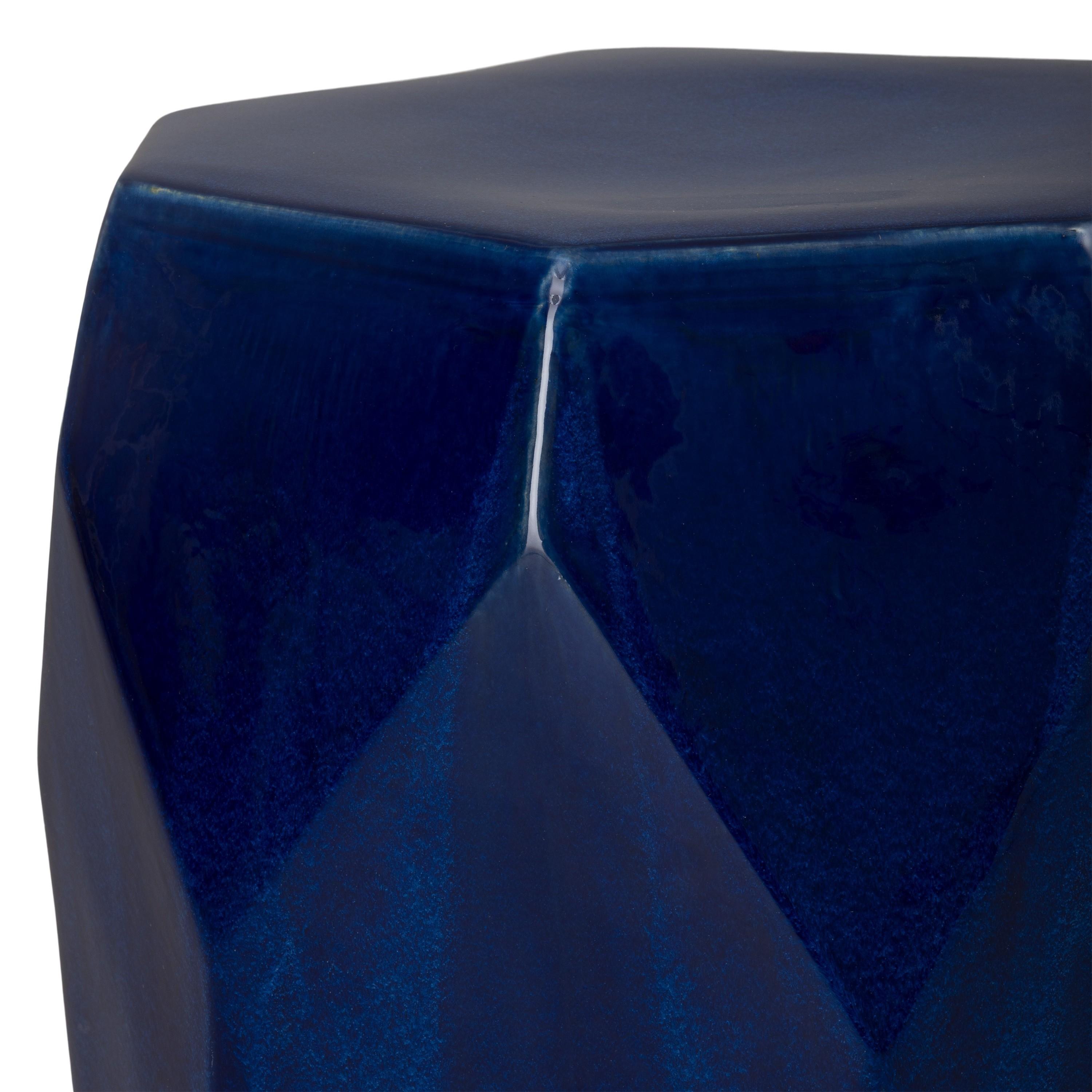 18 in. Facet Garden Stool
